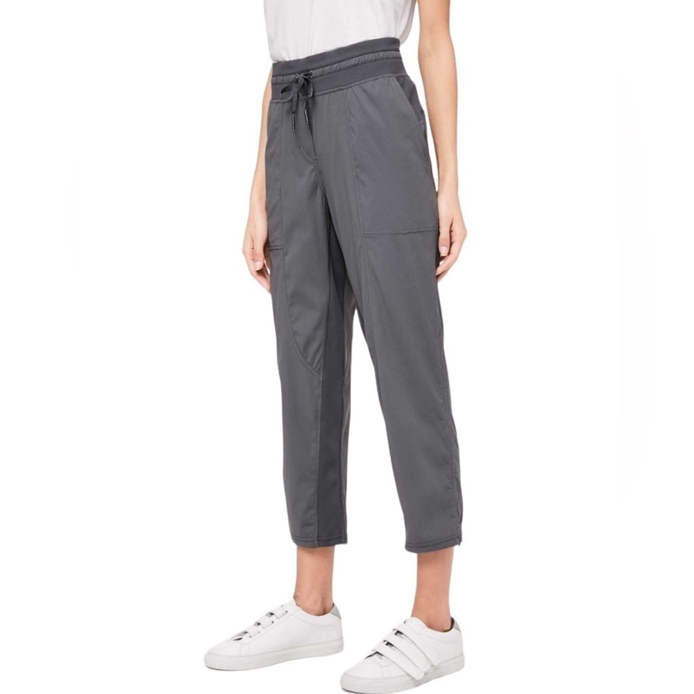 Lululemon Crop Studio Joggers Size 4 Gray Pants - Picture 1 of 11